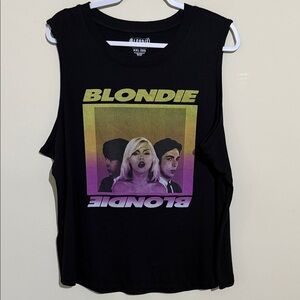 🎄Graphic Black “Blondie” top